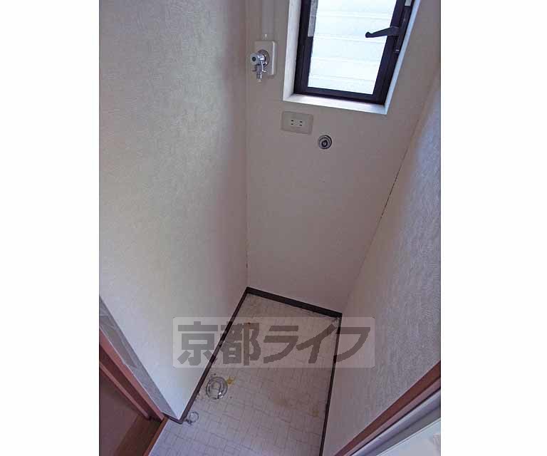 その他設備　室内に洗濯機置けます。