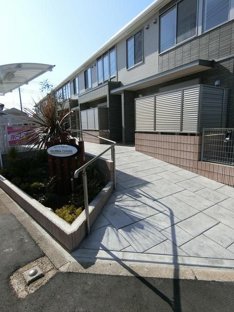 エントランス　★お部屋探しはタウンハウジング高幡不動店まで★