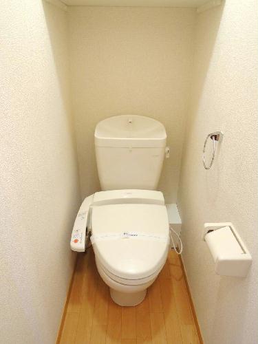 トイレ　温水洗浄機付き