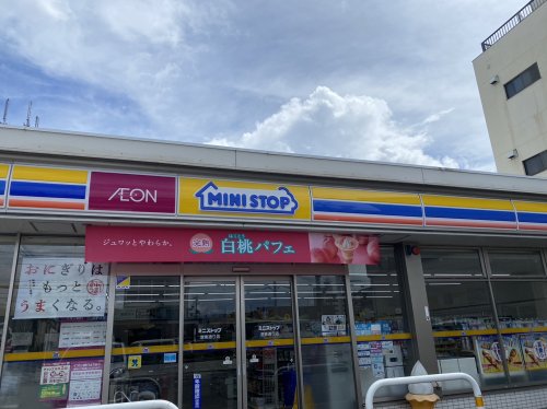 コンビニ　ミニストップ 港東通り店（コンビニ）まで117m