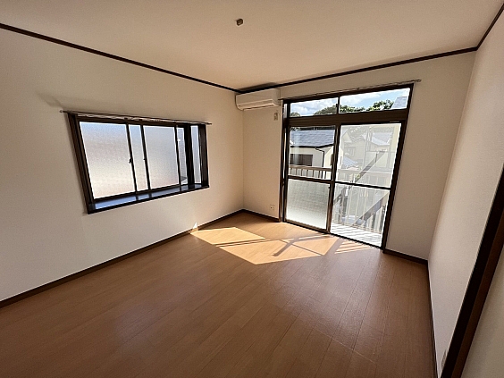 居室・リビング　参考写真　2面採光のお部屋です
