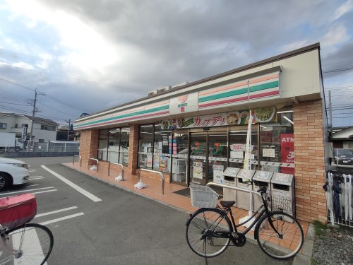 コンビニ　セブンイレブン 岩槻府内1丁目店（コンビニ）まで493m