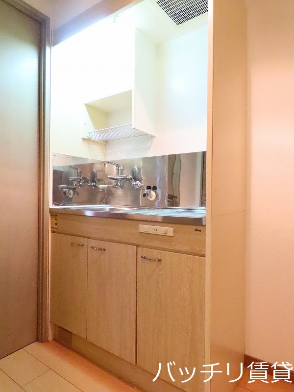 キッチン　同型タイプの為、現状を優先致します。