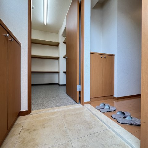 玄関　同仕様タイプです