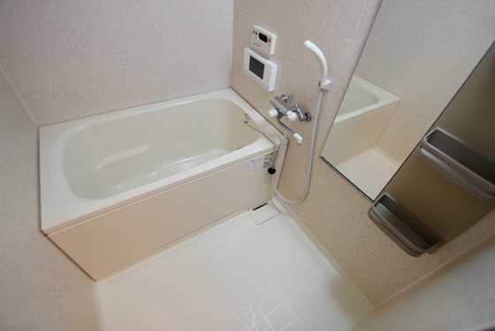 バス・シャワールーム　※別部屋の写真です