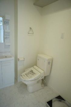 トイレ　※別部屋の参考写真です。