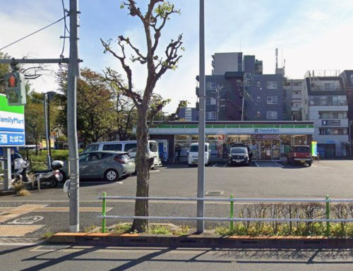 コンビニ　ファミリーマート 板橋市場通り店（コンビニ）まで408m