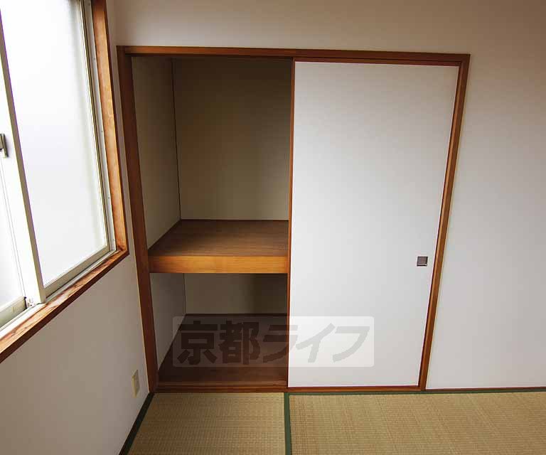 収納　押入れがあります。