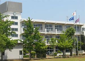 小学校　龍ケ崎市立龍ケ崎西小学校（小学校）まで726m