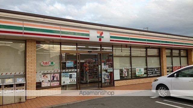 コンビニ　セブンイレブン木更津金田東店（コンビニ）まで300m