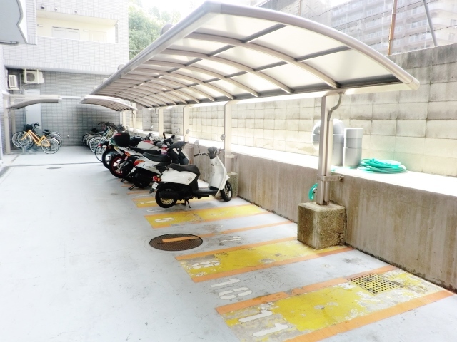 その他　バイク置き場