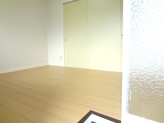 その他　玄関から室内を見るとこんな感じです。