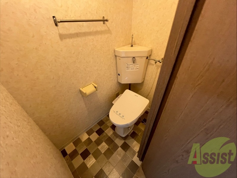 トイレ　こちらはトイレです。清潔感があり、安心して使用できます。
