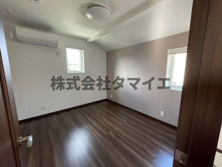 その他部屋・スペース　落ち着いて過ごせるお部屋なので、寝室にいかがでしょうか