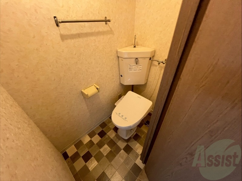 トイレ　こちらはトイレです。清潔感があり、安心して使用できます。