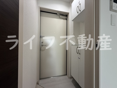 玄関　収納もある玄関です