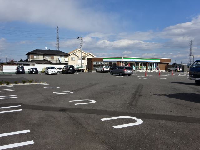 その他　ファミリーマート（その他）まで1300m