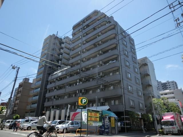建物外観　SRC造11階建ての物件です