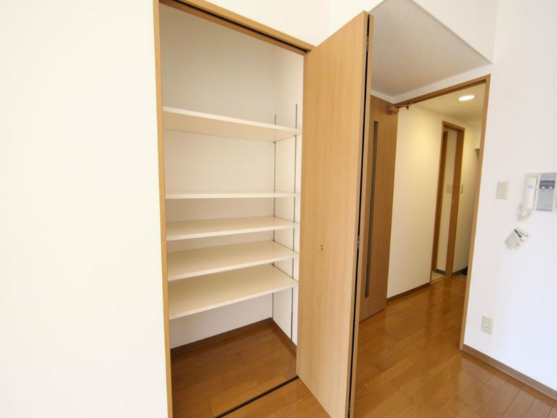 収納　ＬＤＫにある収納棚