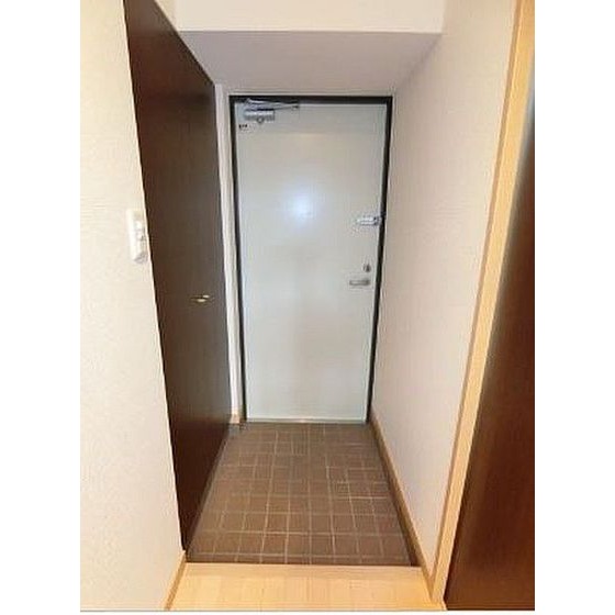玄関　※別部屋写真。現況優先。