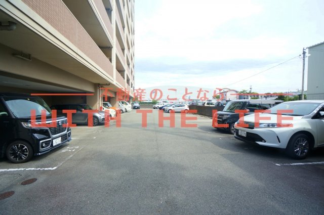 駐車場　駐車場に車を止められます