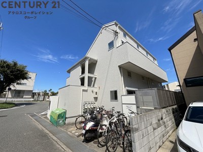 建物外観　オートロックで外部の人間が簡単に出入りできないため安心です。