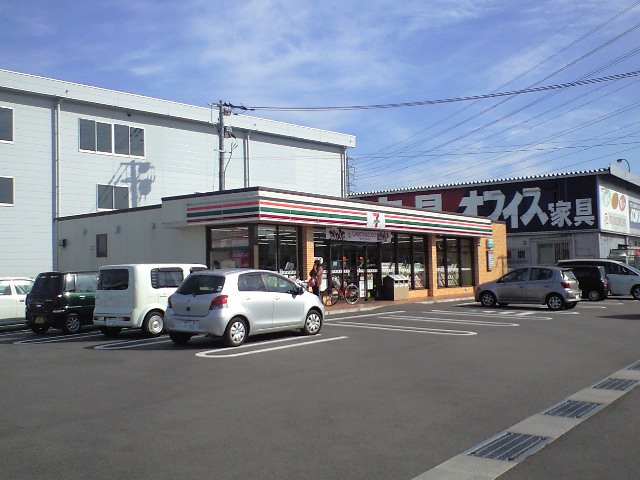 その他　セブンイレブン福岡原田3丁目店（その他）まで332m