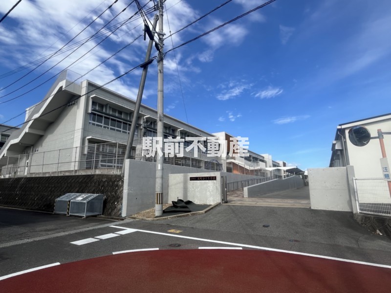 小学校　大町ひじり学園（小学校）まで1100m