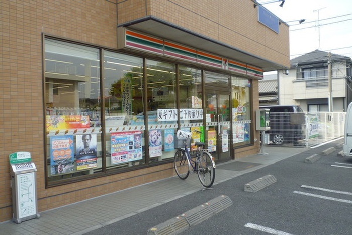 コンビニ　セブンイレブン（コンビニ）まで500m
