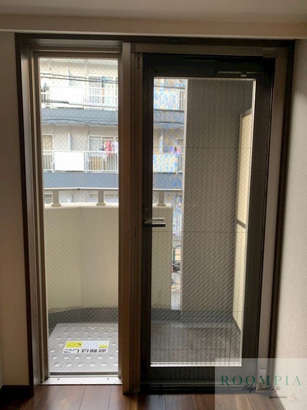 バルコニー　収納