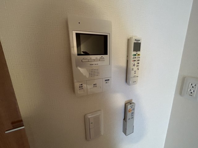 セキュリティ　モニター付きインターホンで急な来客でも確認でき、安心です！（