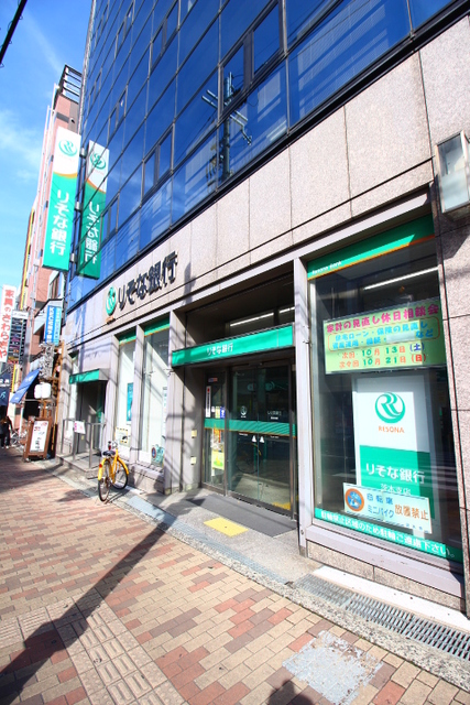 銀行　りそな銀行茨木支店（銀行）まで453m