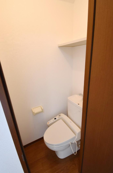 トイレ　別部屋の画像を使用しております。