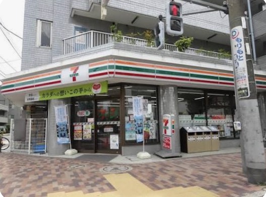 コンビニ　セブンイレブン世田谷1丁目店（コンビニ）まで378m