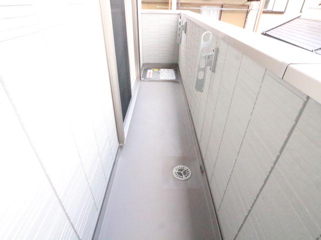 バルコニー　陽当たり良好なバルコニーです
