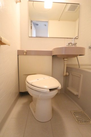 トイレ　参考写真（同物件別部屋）