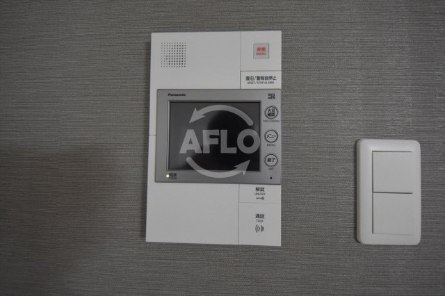 セキュリティ　ルボワ天満橋　TVモニター付きインターホン