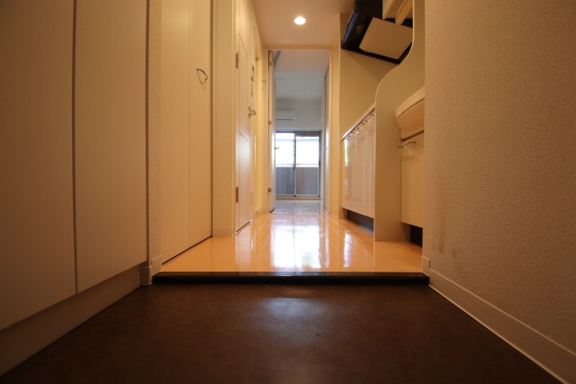 玄関　※別室の参考写真の為、現況優先です。