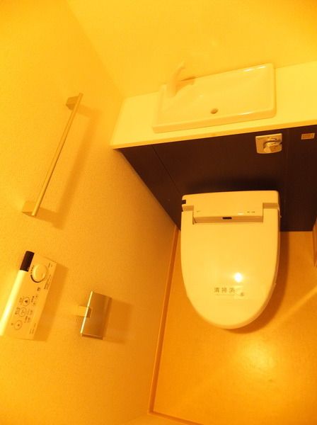 トイレ　★清潔感のあるトイレにはウォシュレットもついてます★