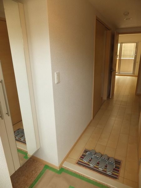玄関　★下駄箱付きの玄関です★