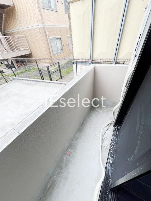 バルコニー　洗濯物も干せますね。