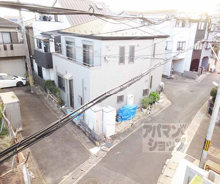 眺望　閑静な住宅街が広がっておりとても住み易い環境にあります。