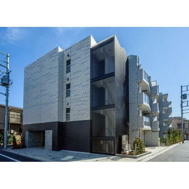 建物外観　鉄筋コンクリート造のがっちりとした建物。