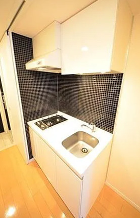 キッチン　別部屋の画像を使用しております。