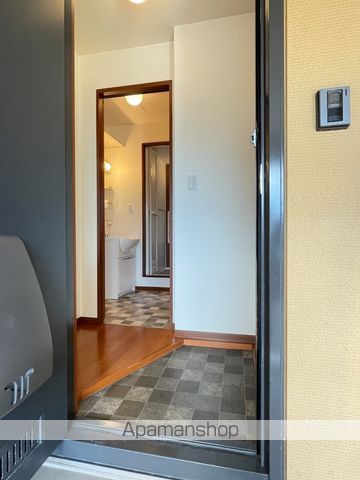 ＪＲ東海道本線 浜松駅 バス乗車時間：30分 最寄りバス停で下車 徒歩8分 2階建 築24年の玄関写真