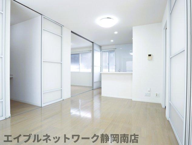 収納　ちょっとした収納スペースも充実しています