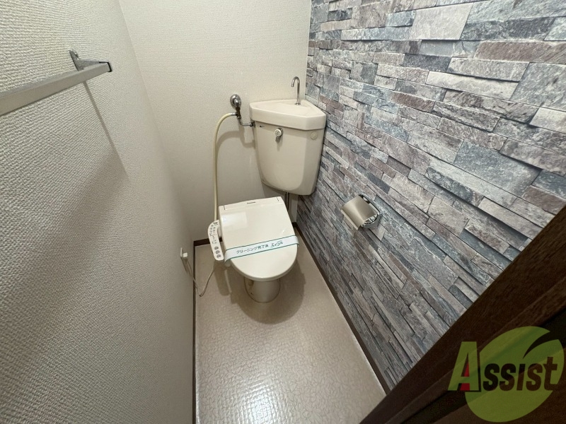 トイレ　こちらはトイレです。清潔感があり、安心して使用できます。