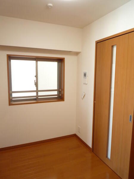 居室・リビング　※別部屋参照 角部屋ではありません。