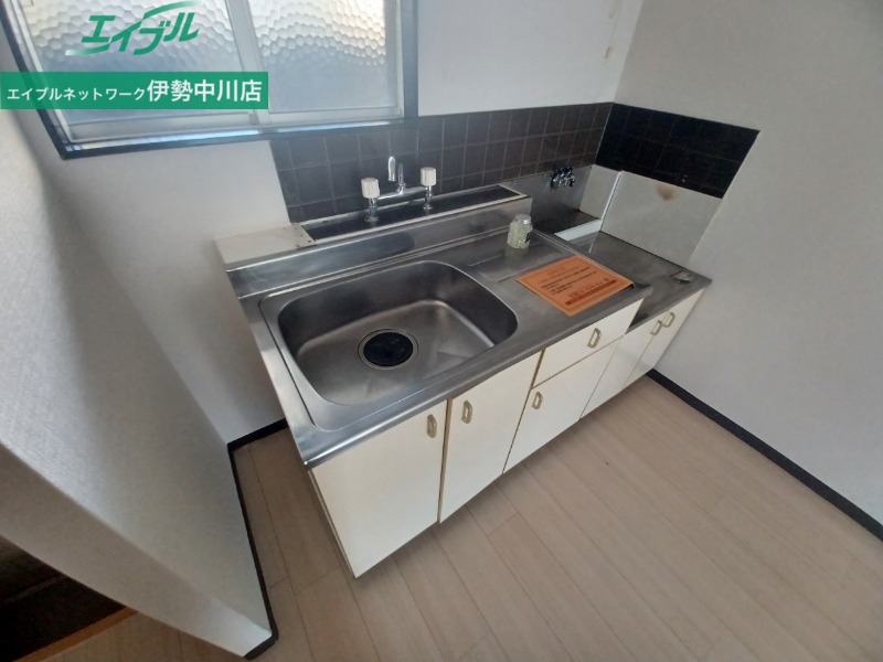 キッチン　別部屋参考写真です。