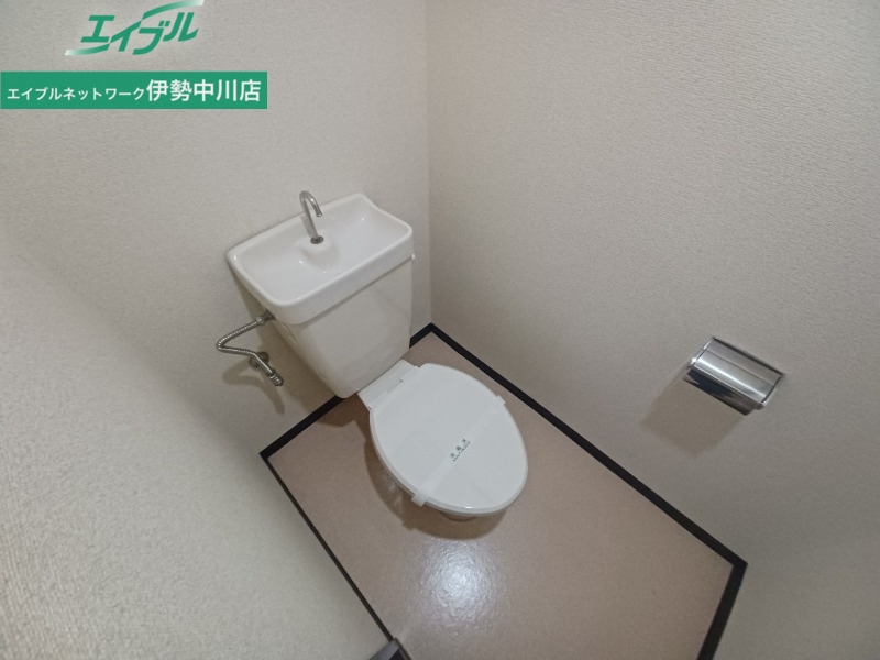 トイレ　別部屋参考写真です。